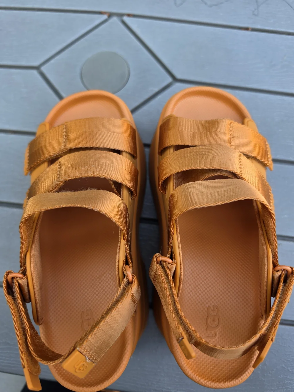 ​UGG GoldenRise Platform Sandals Dark Apricot Orange Size 7